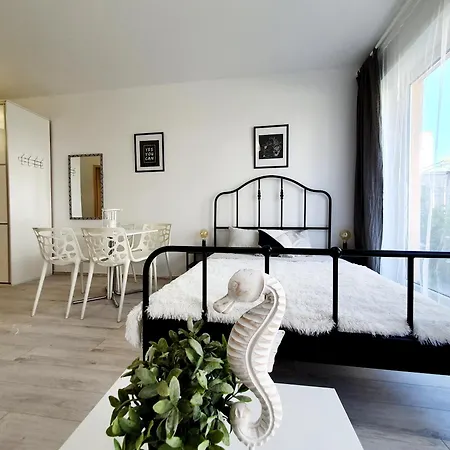 アパート Apartament Mewa 5 *